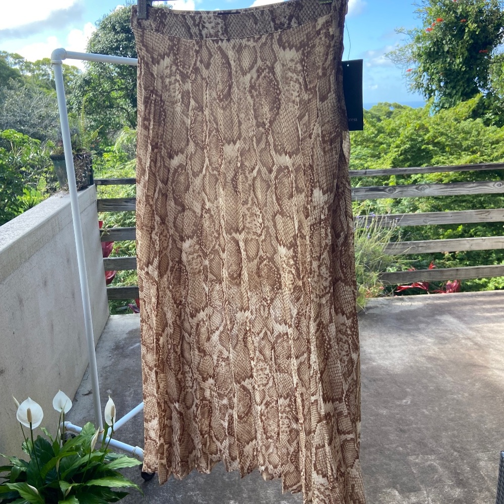 Free Press Skirt size small NWT